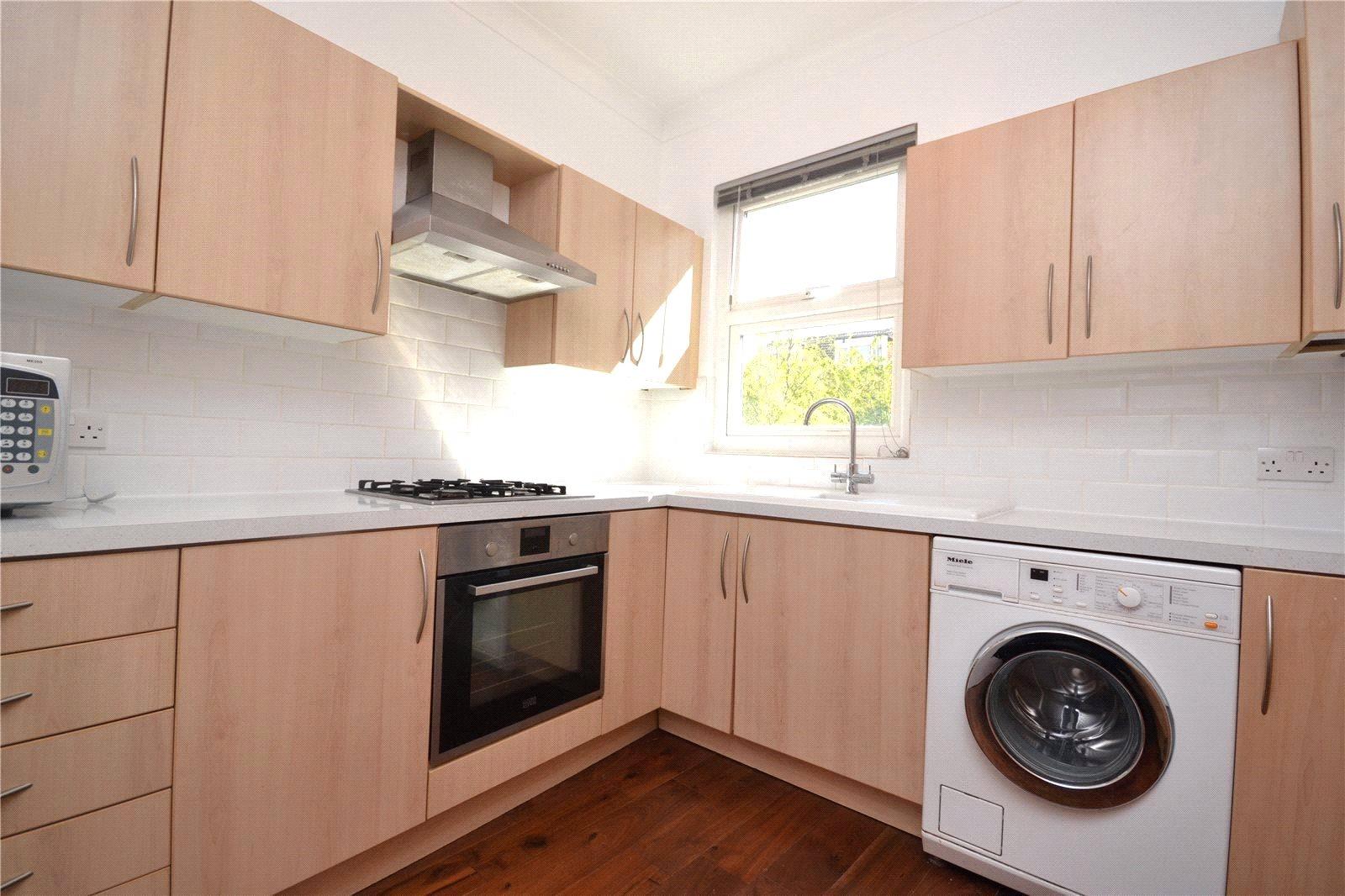 2 bedroom Apartment to rent - Martyn Gerrard