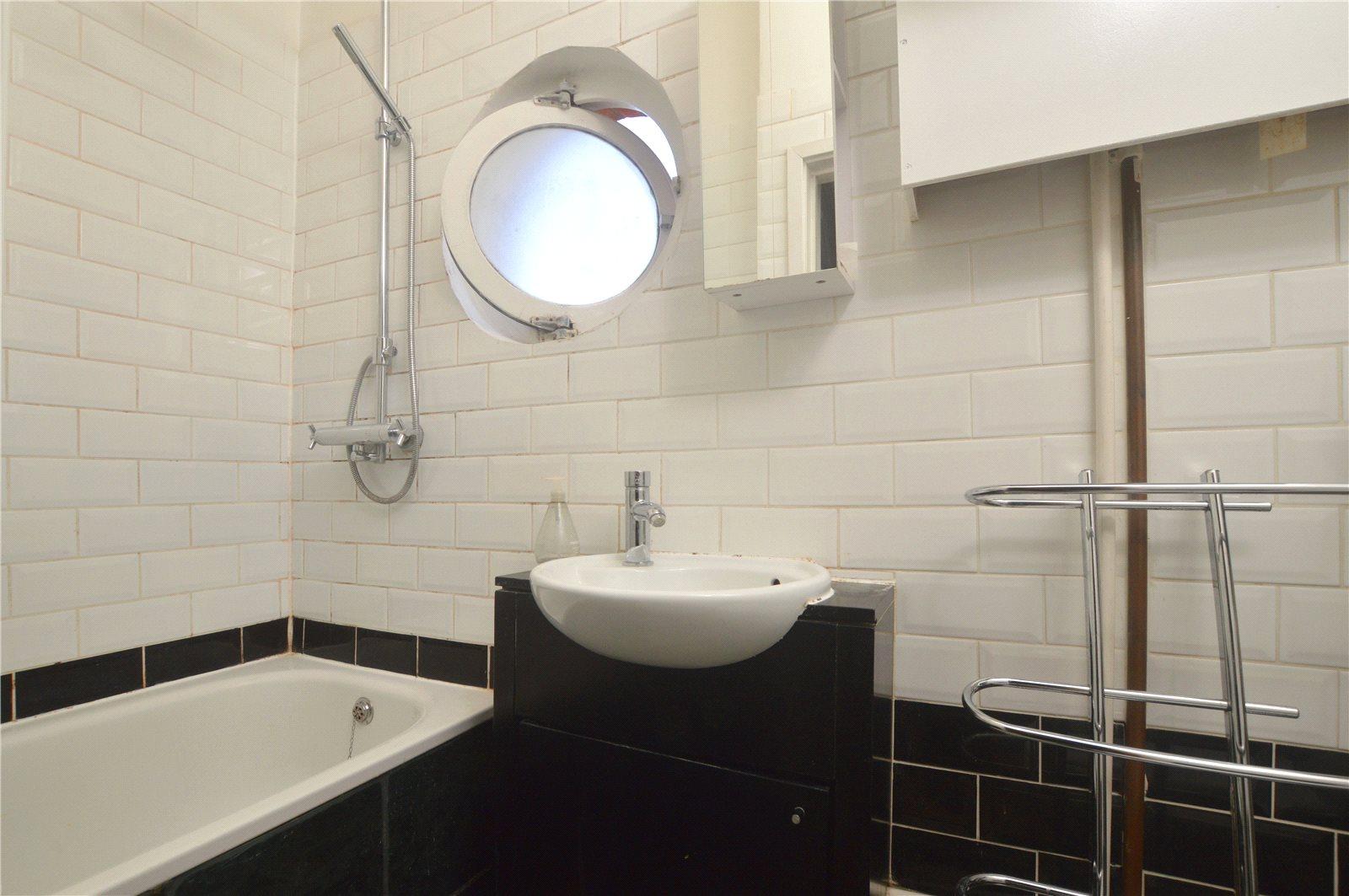 2 bedroom Ground Floor Flat to rent + ' - Martyn Gerrard