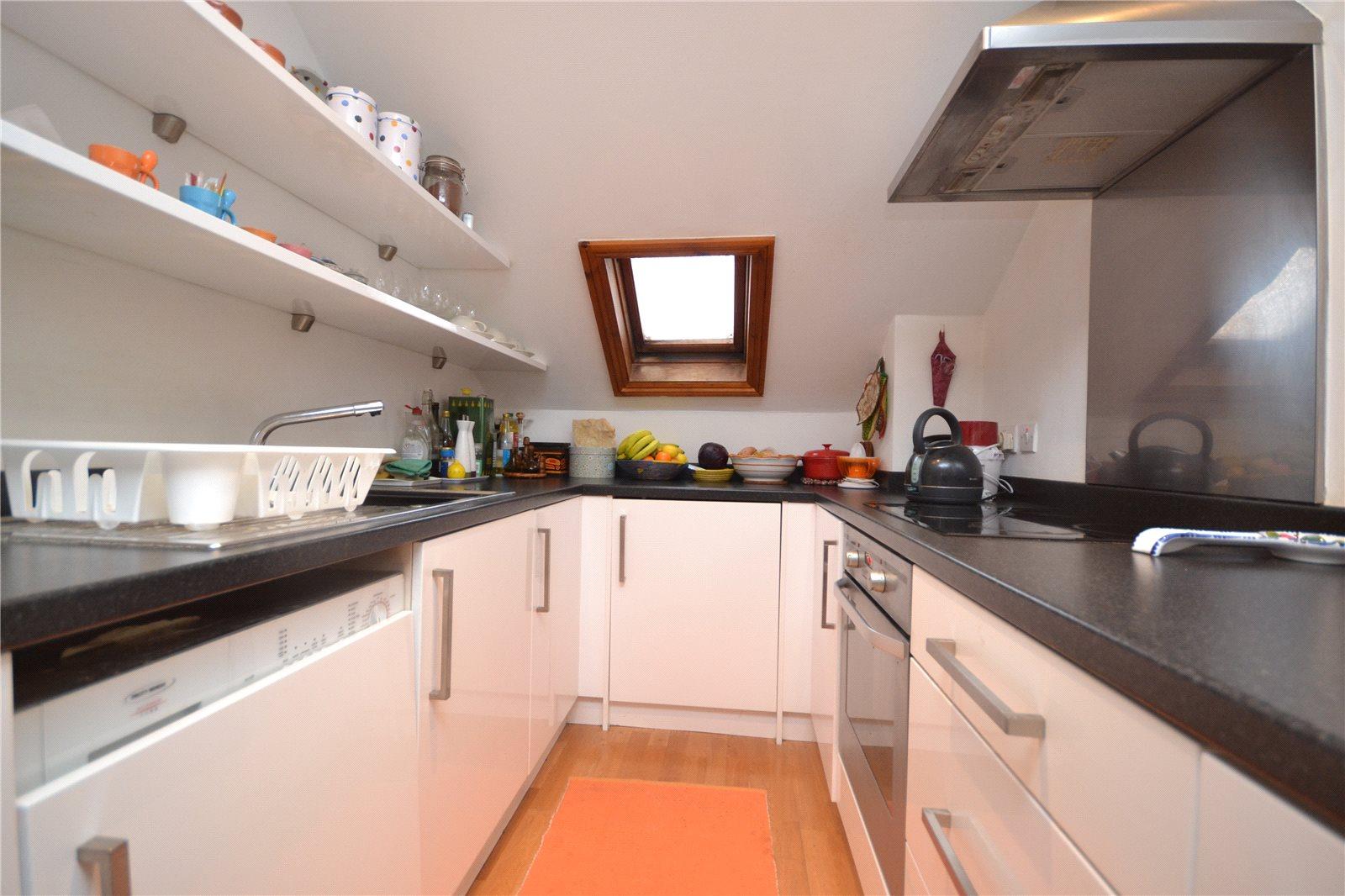 1 bedroom Apartment to rent + ' - Martyn Gerrard