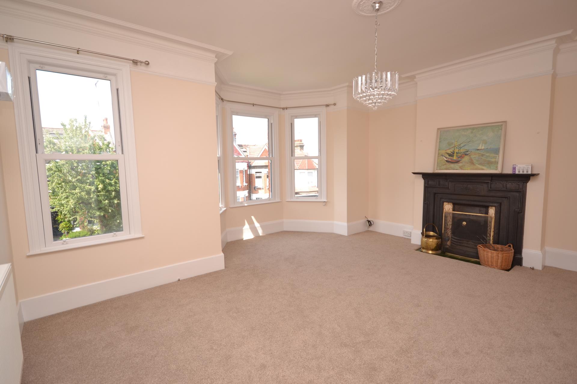 3 bedroom Apartment to rent - Martyn Gerrard
