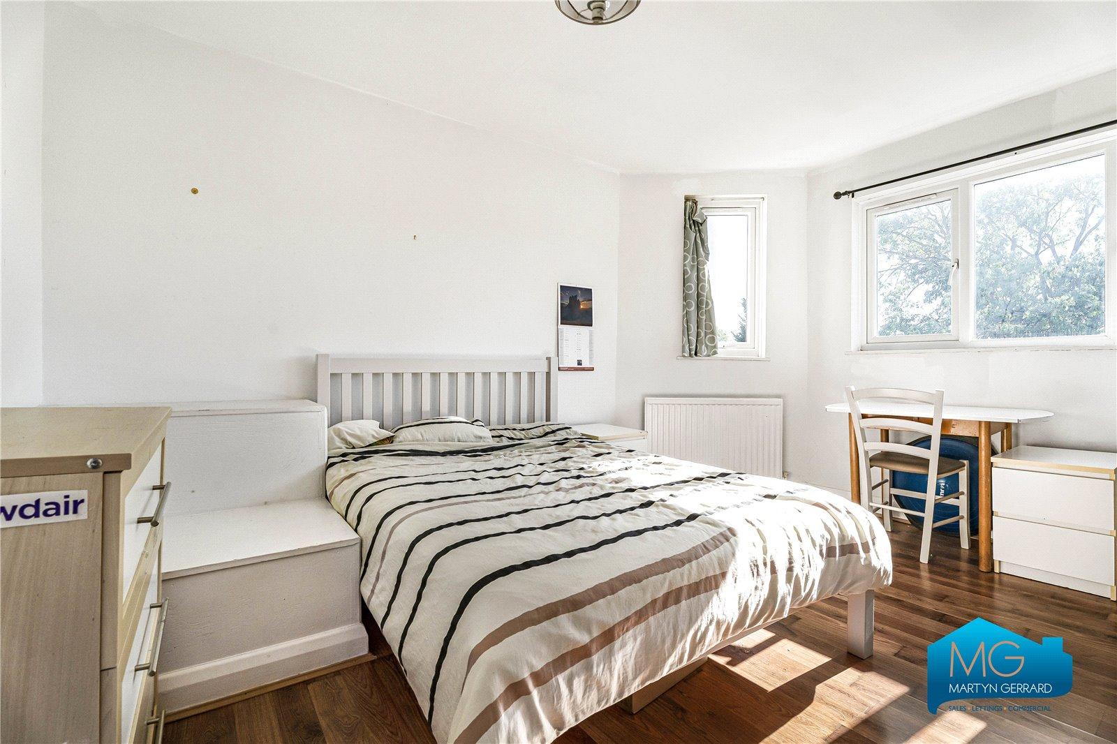 2 bedroom Apartment to rent - Martyn Gerrard