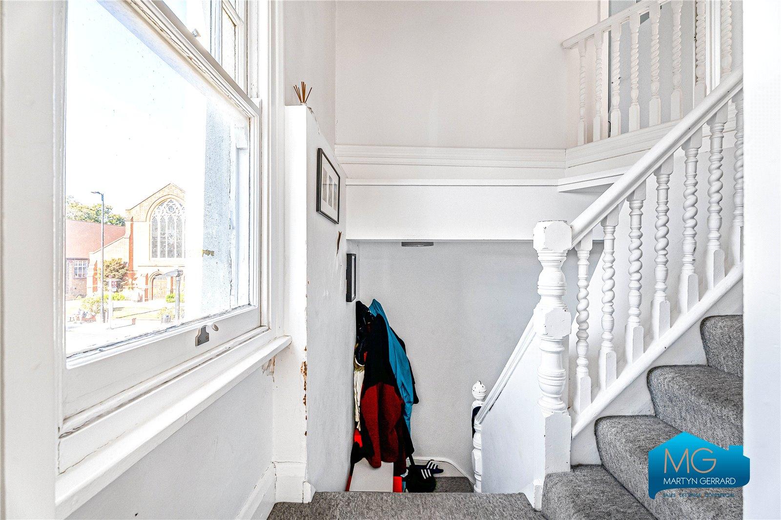 2 bedroom Apartment to rent - Martyn Gerrard