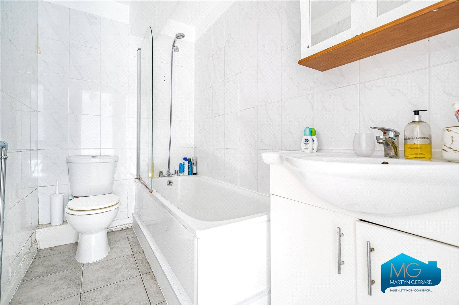 2 bedroom Apartment to rent - Martyn Gerrard
