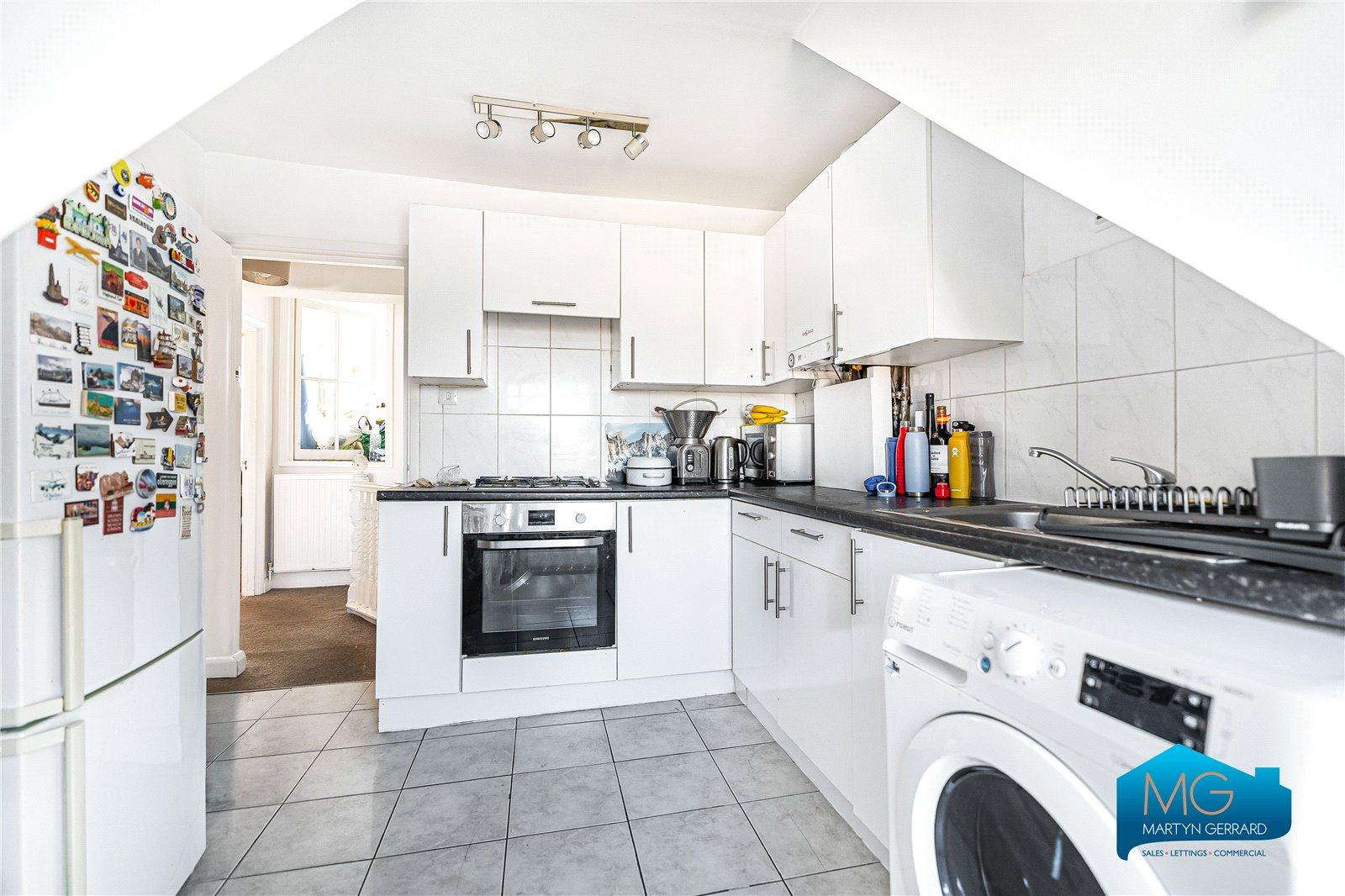 2 bedroom Apartment to rent - Martyn Gerrard
