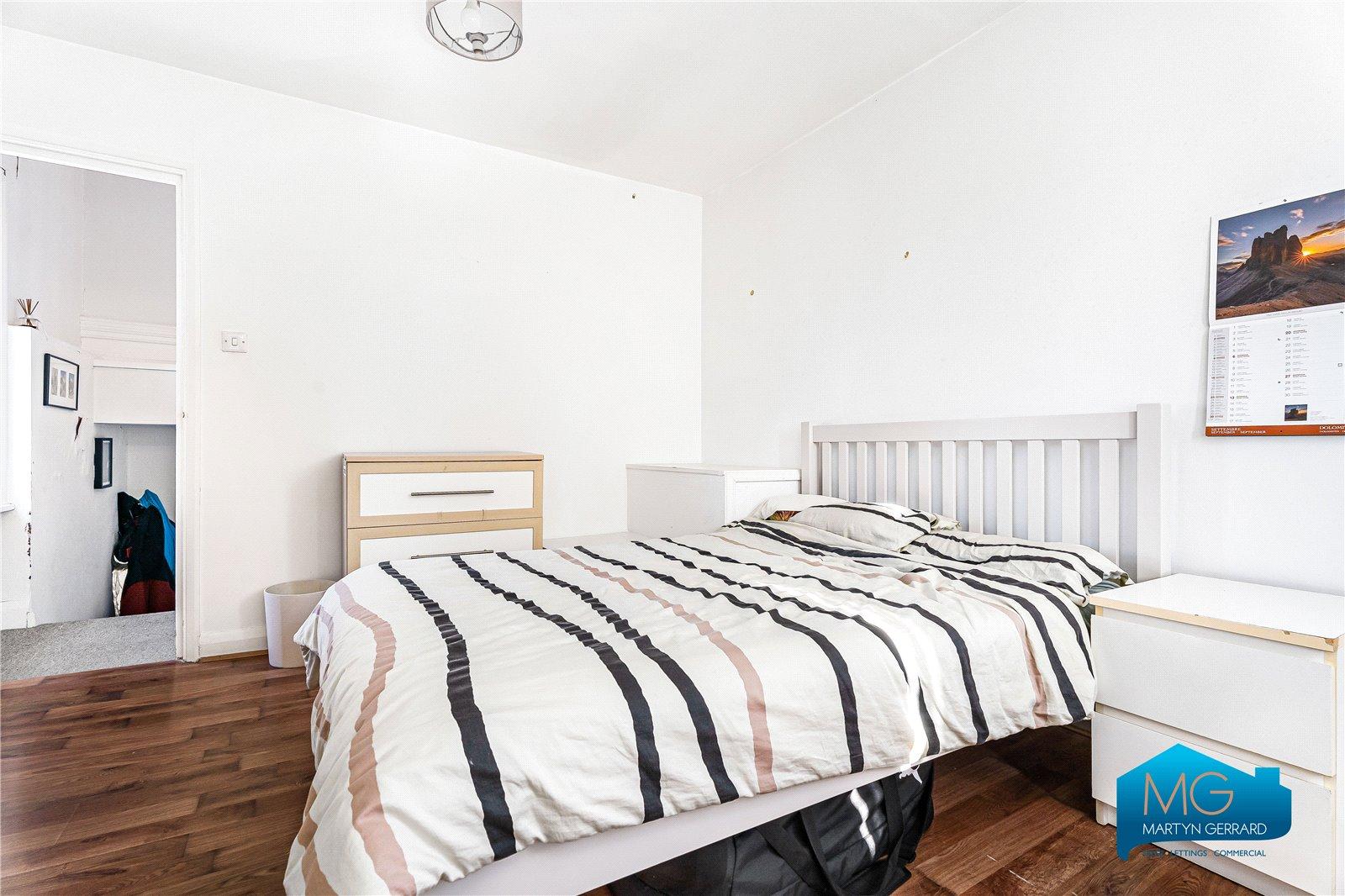 2 bedroom Apartment to rent - Martyn Gerrard