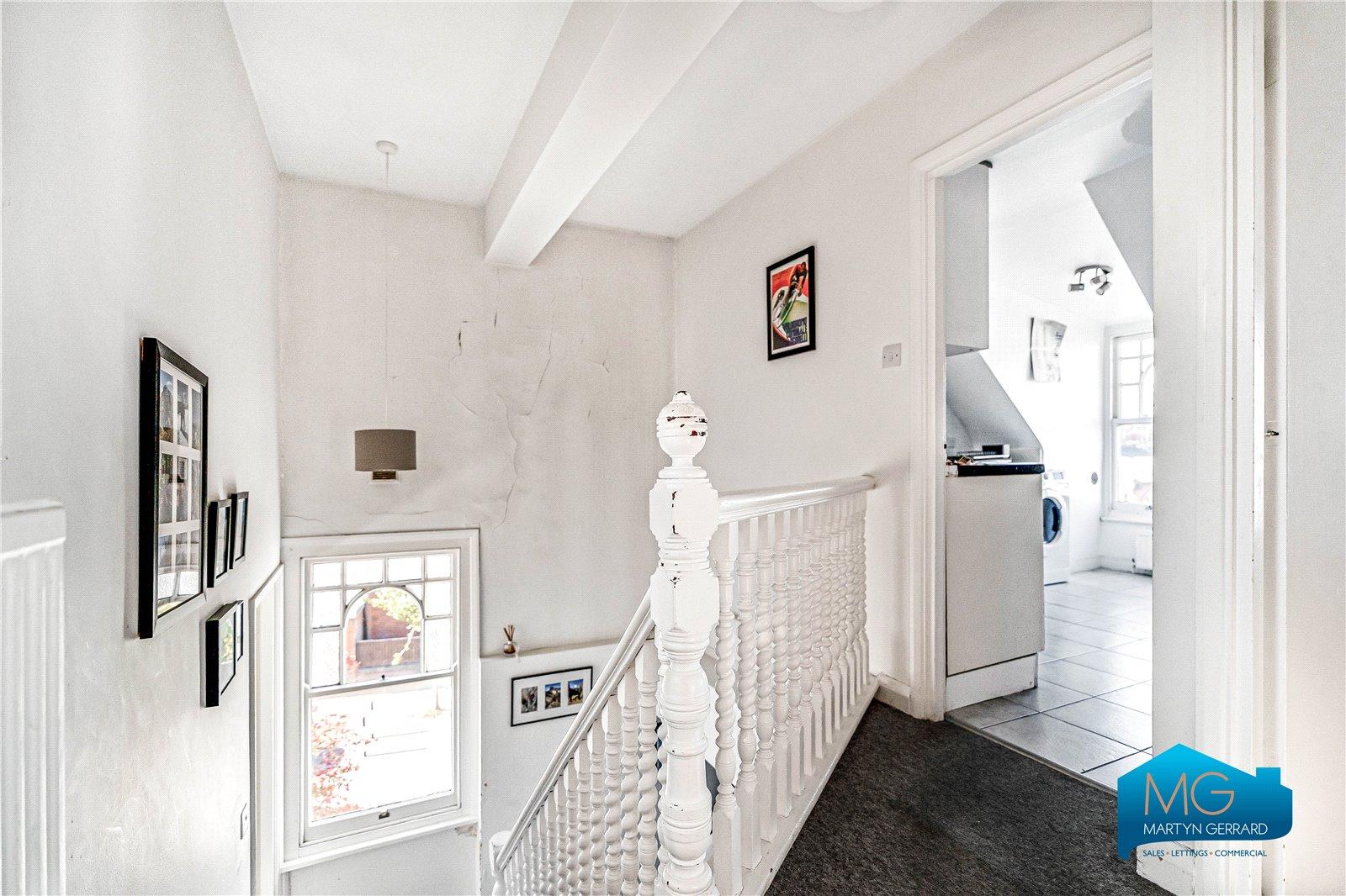 2 bedroom Apartment to rent - Martyn Gerrard