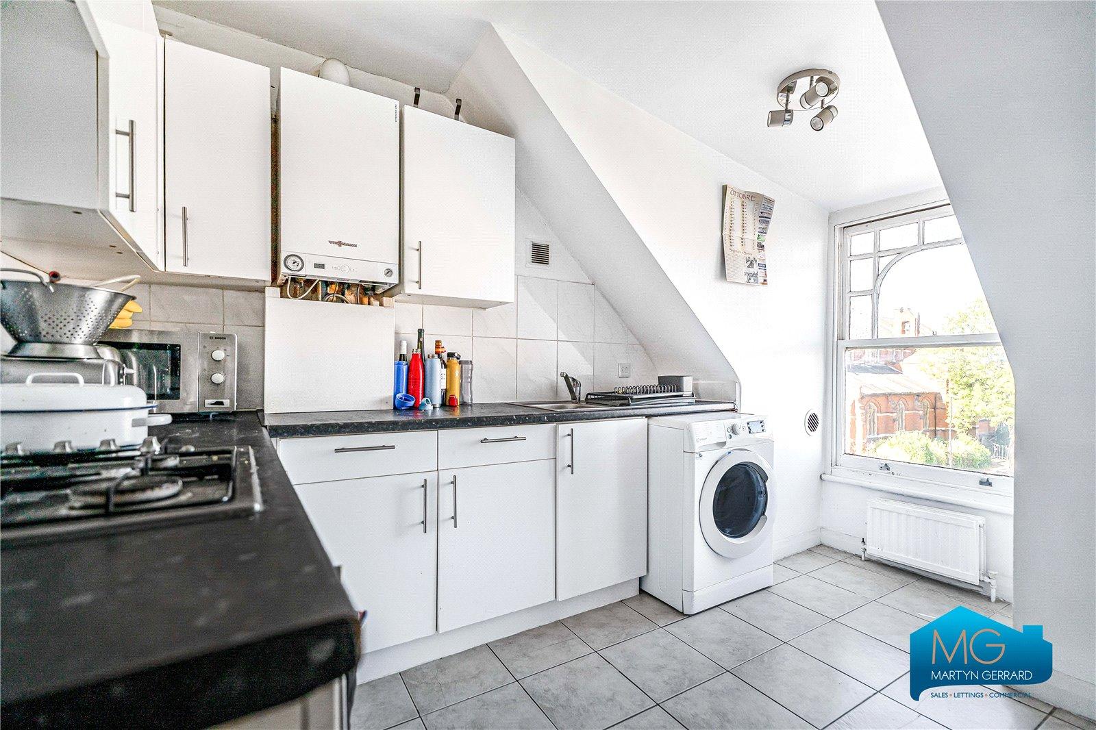 2 bedroom Apartment to rent - Martyn Gerrard