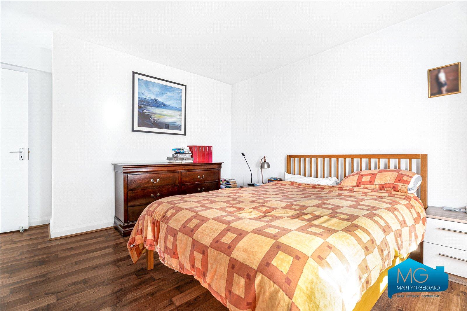 2 bedroom Apartment to rent - Martyn Gerrard