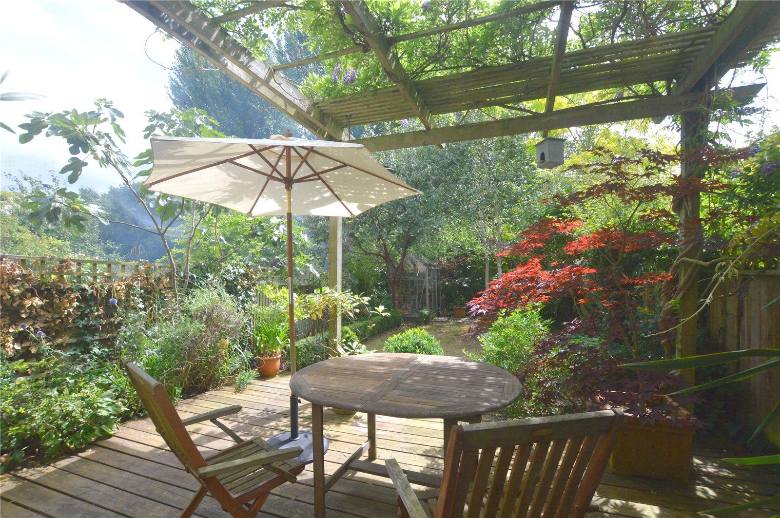 2 bedroom Apartment to rent - Martyn Gerrard
