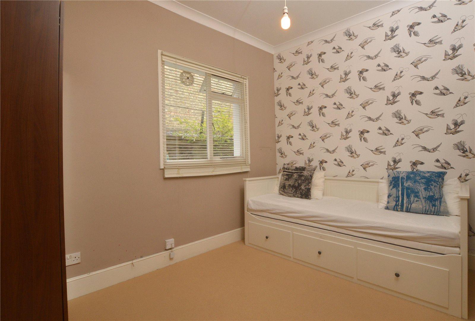 2 bedroom Apartment to rent - Martyn Gerrard