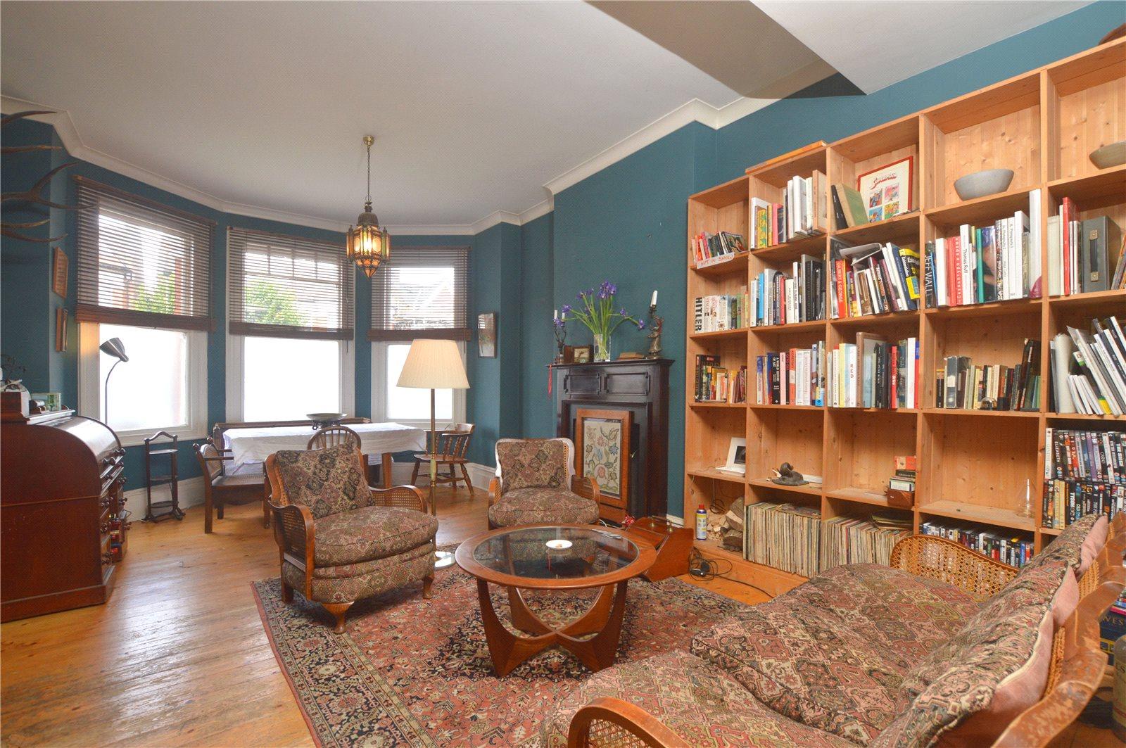 2 bedroom Apartment to rent - Martyn Gerrard