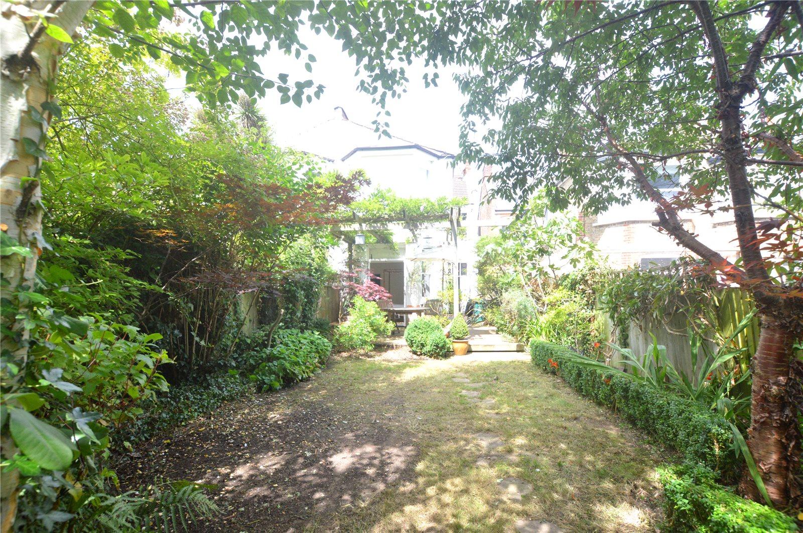 2 bedroom Apartment to rent - Martyn Gerrard