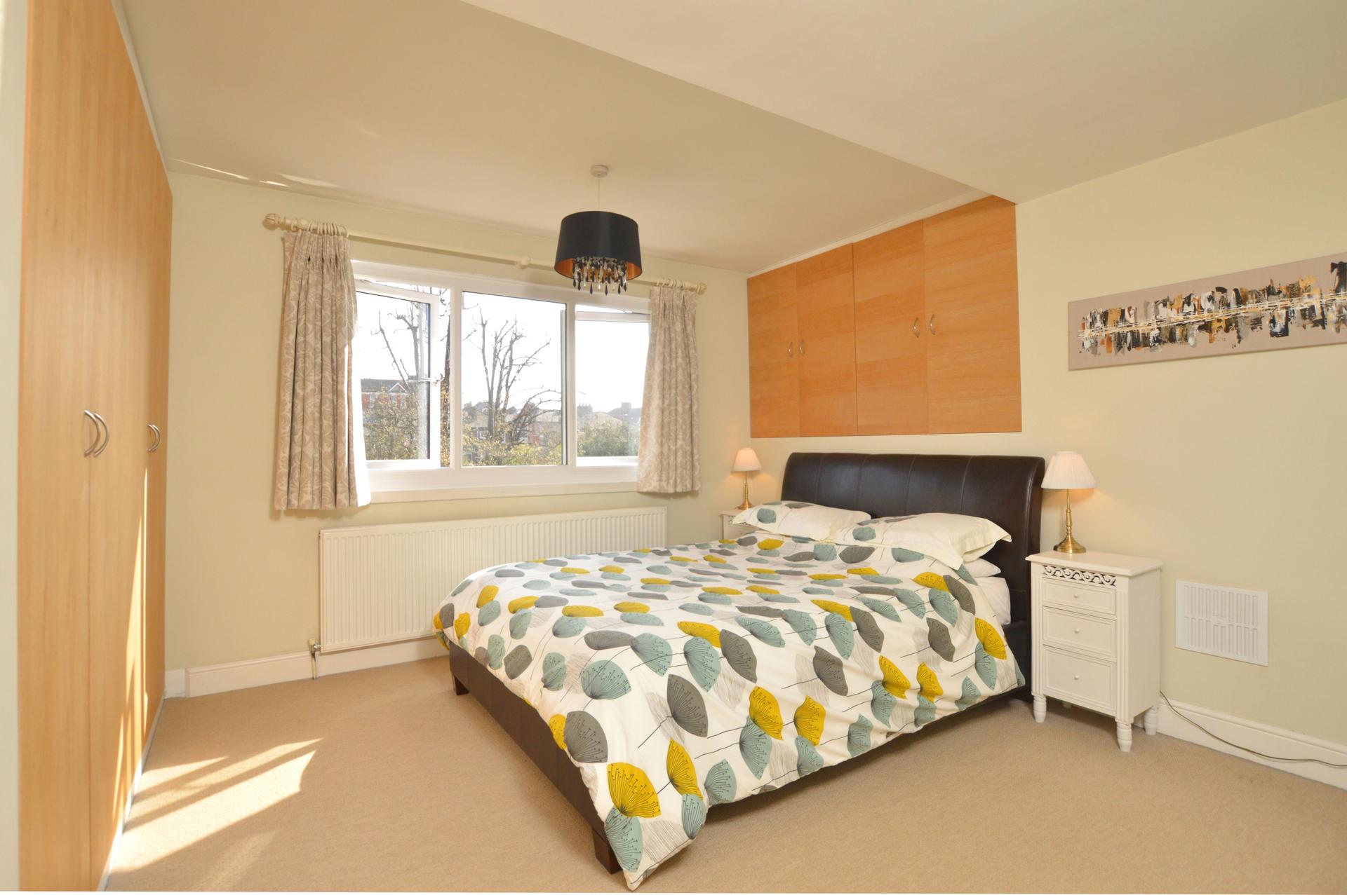 2 bedroom Apartment to rent - Martyn Gerrard
