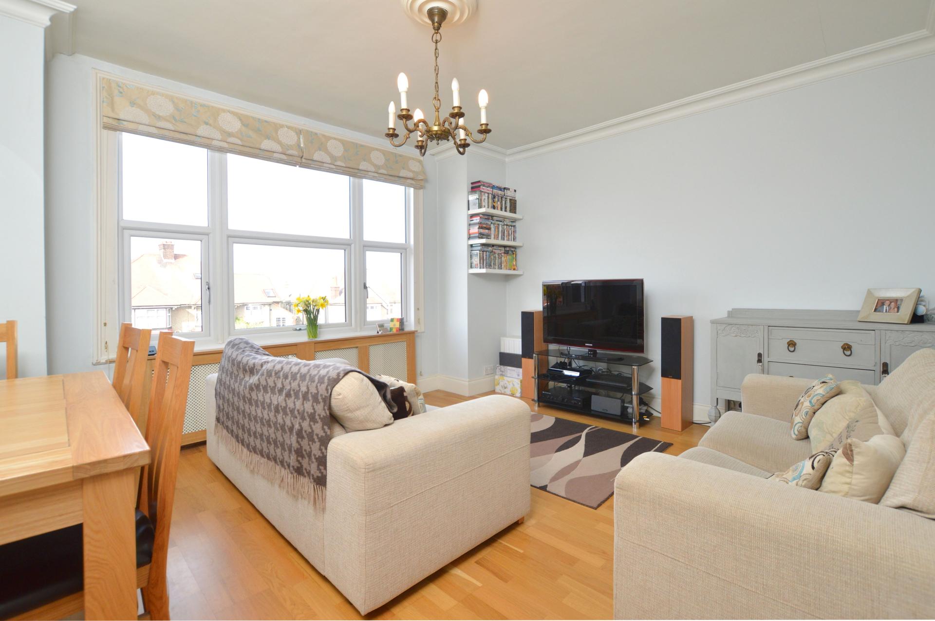 2 bedroom Apartment to rent - Martyn Gerrard