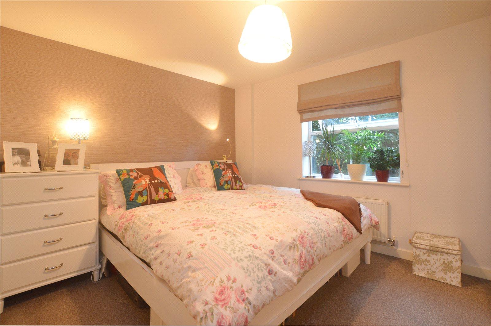 2 bedroom Apartment to rent + ' - Martyn Gerrard