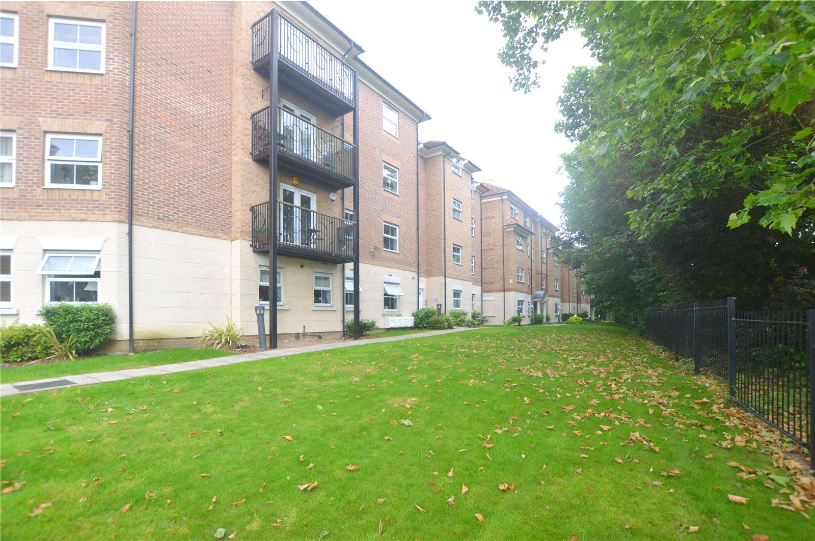 2 bedroom Apartment to rent - Martyn Gerrard