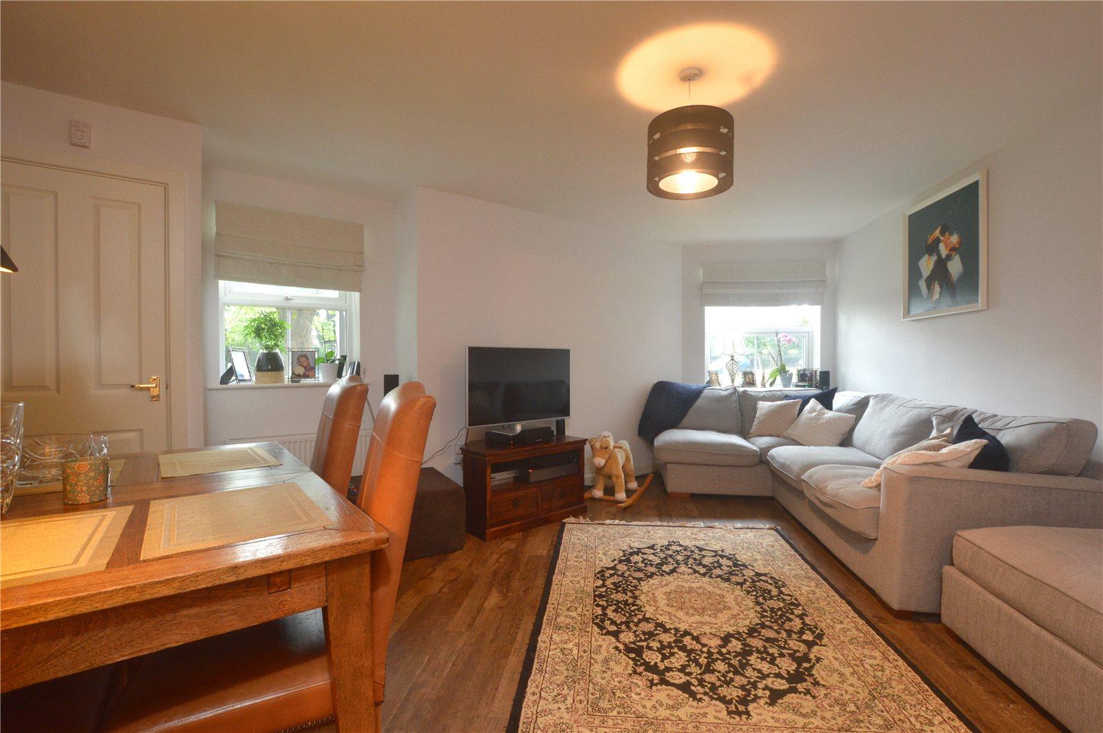 2 bedroom Apartment to rent - Martyn Gerrard