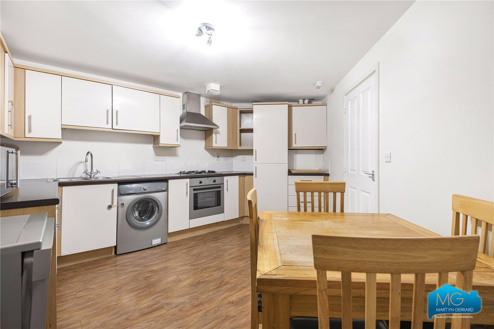2 bedroom Apartment to rent - Martyn Gerrard