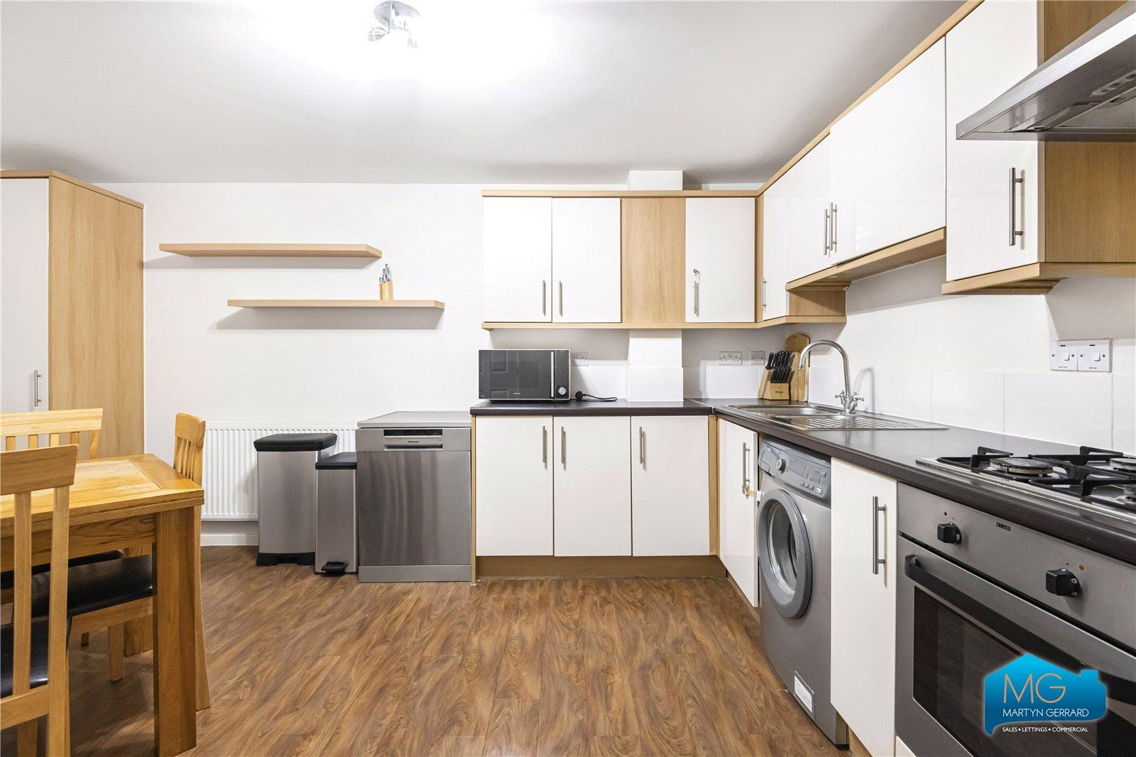 2 bedroom Apartment to rent - Martyn Gerrard
