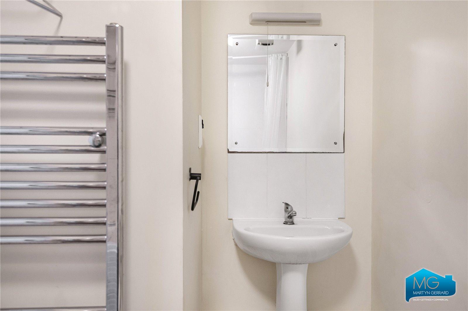 2 bedroom Apartment to rent - Martyn Gerrard