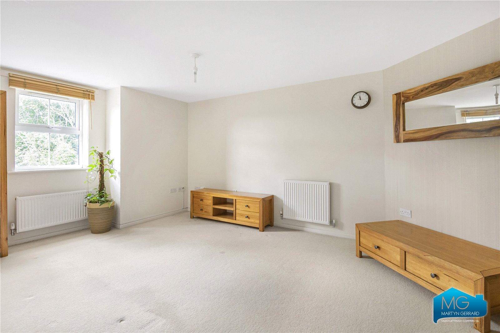 2 bedroom Apartment to rent - Martyn Gerrard