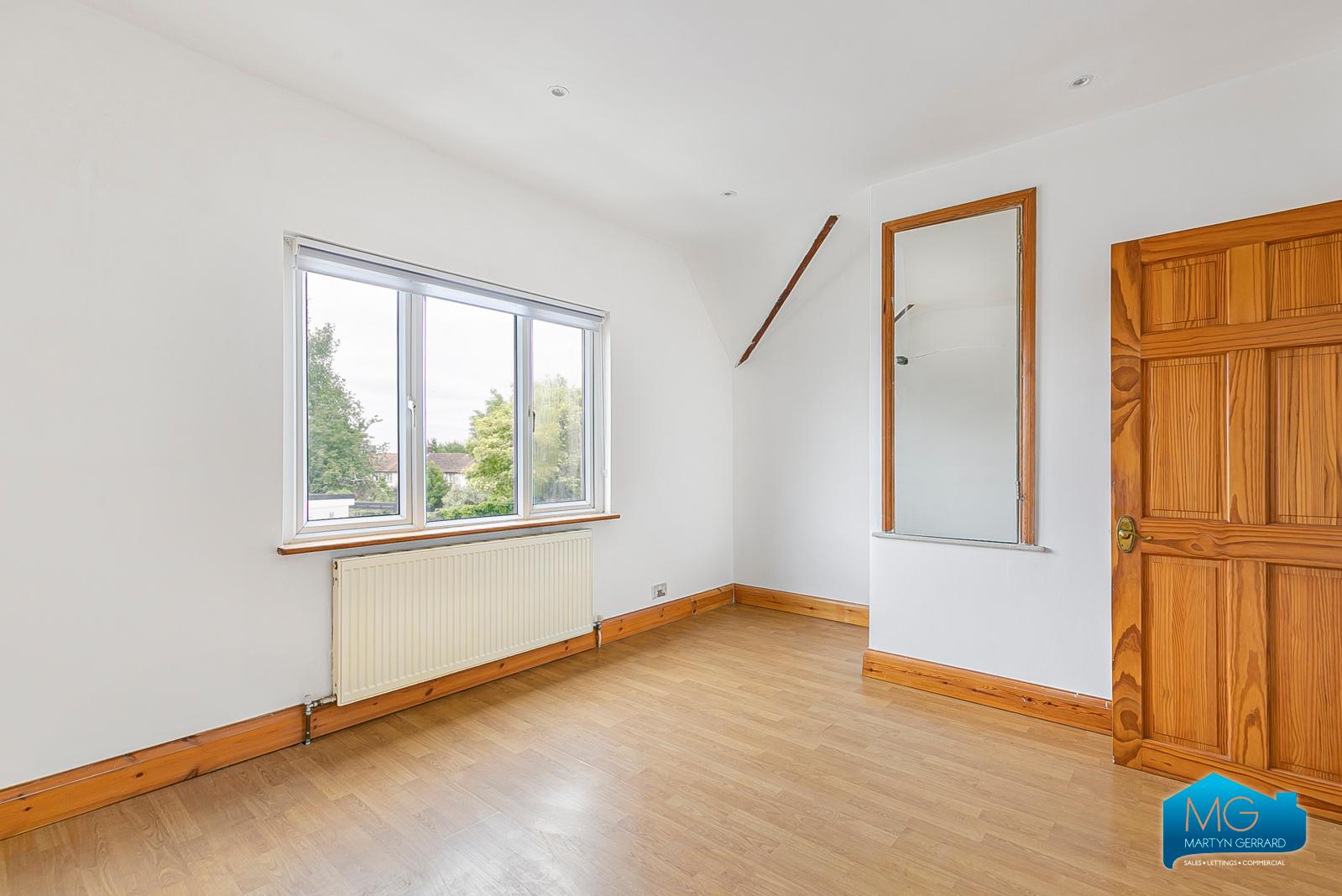 2 bedroom House to rent - Martyn Gerrard