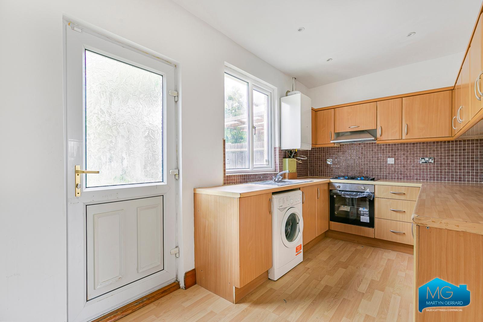 2 bedroom House to rent - Martyn Gerrard