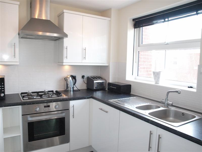 2 bedroom Apartment to rent - Martyn Gerrard