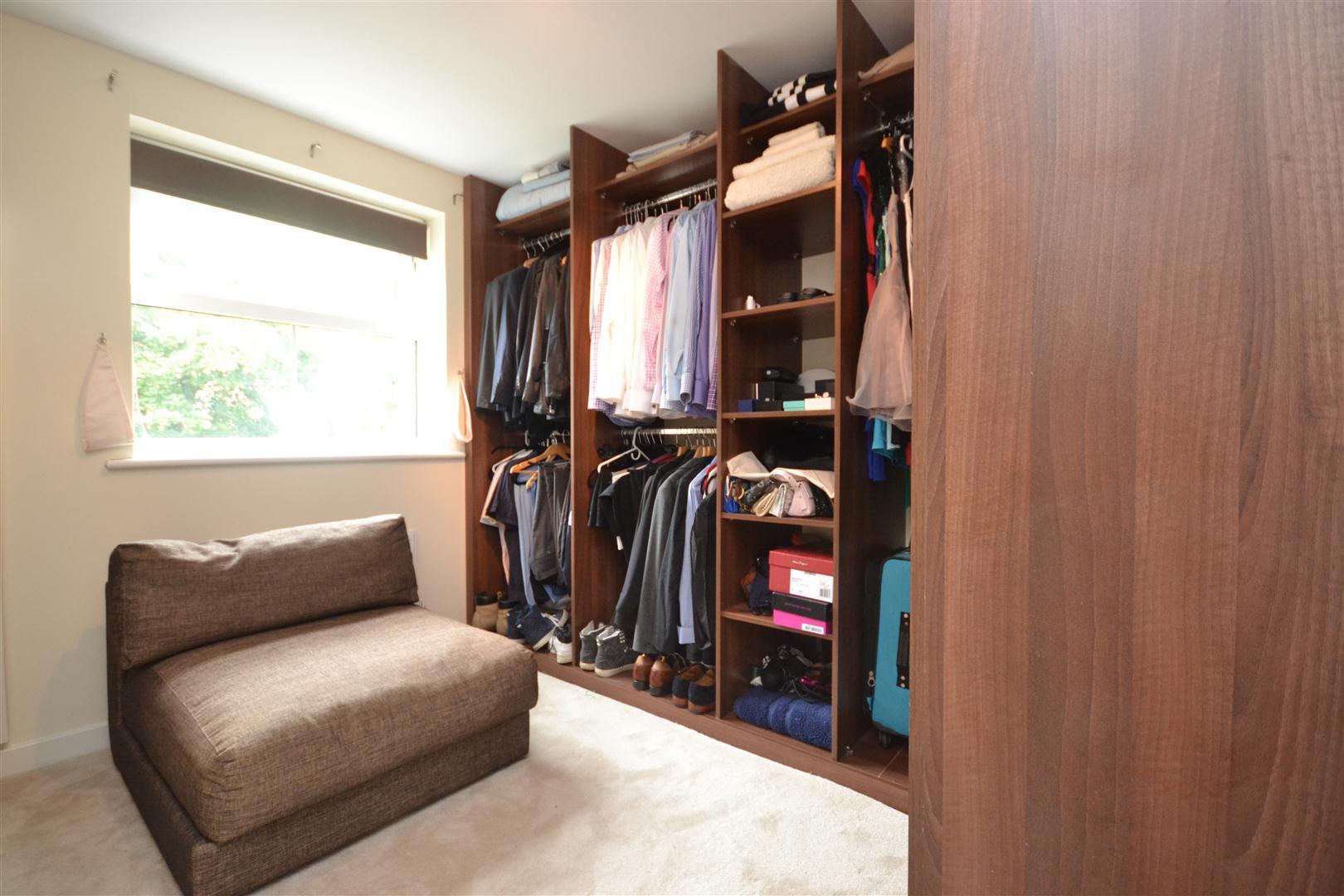 2 bedroom Apartment to rent - Martyn Gerrard