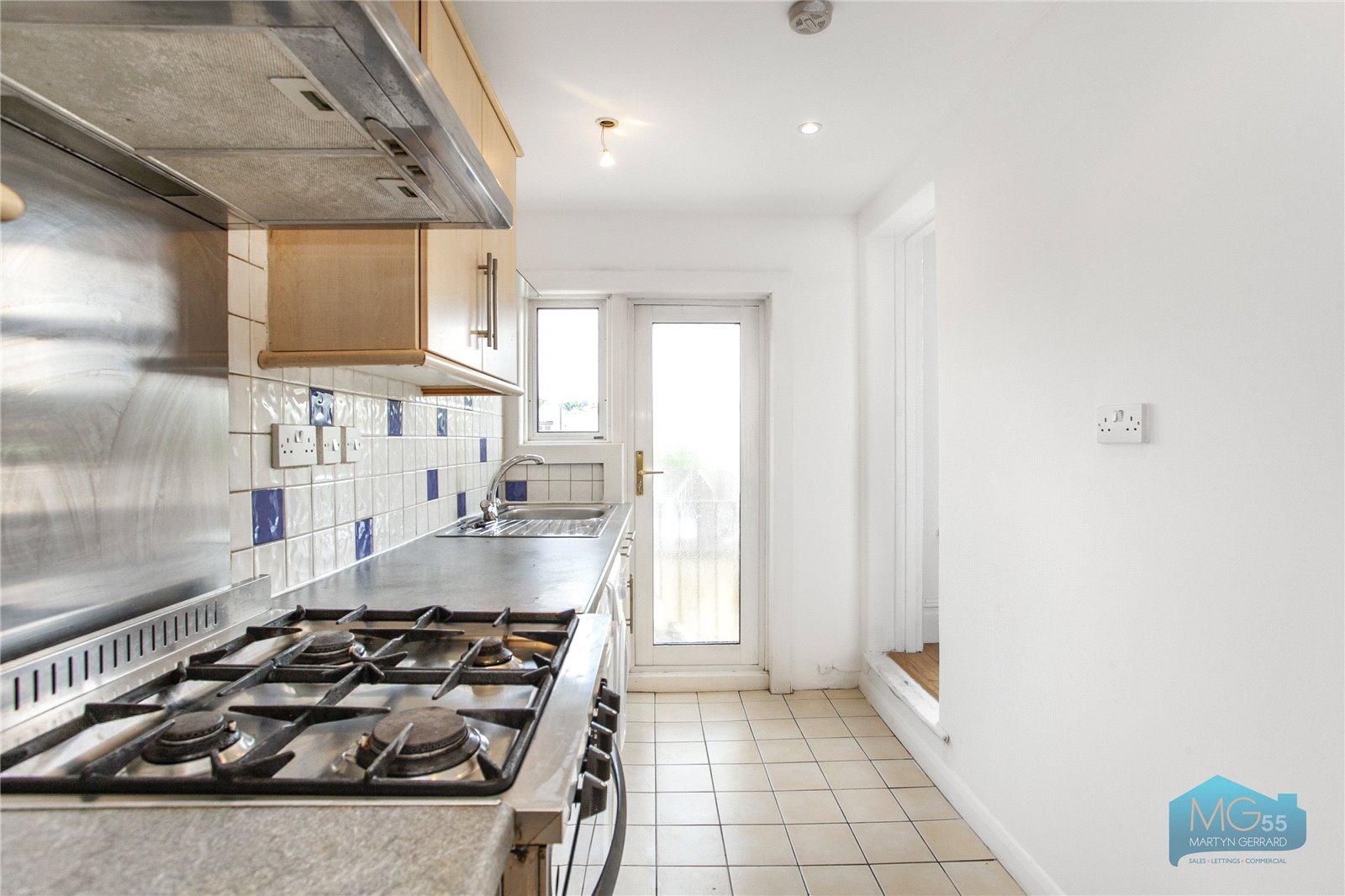 3 bedroom Apartment to rent - Martyn Gerrard