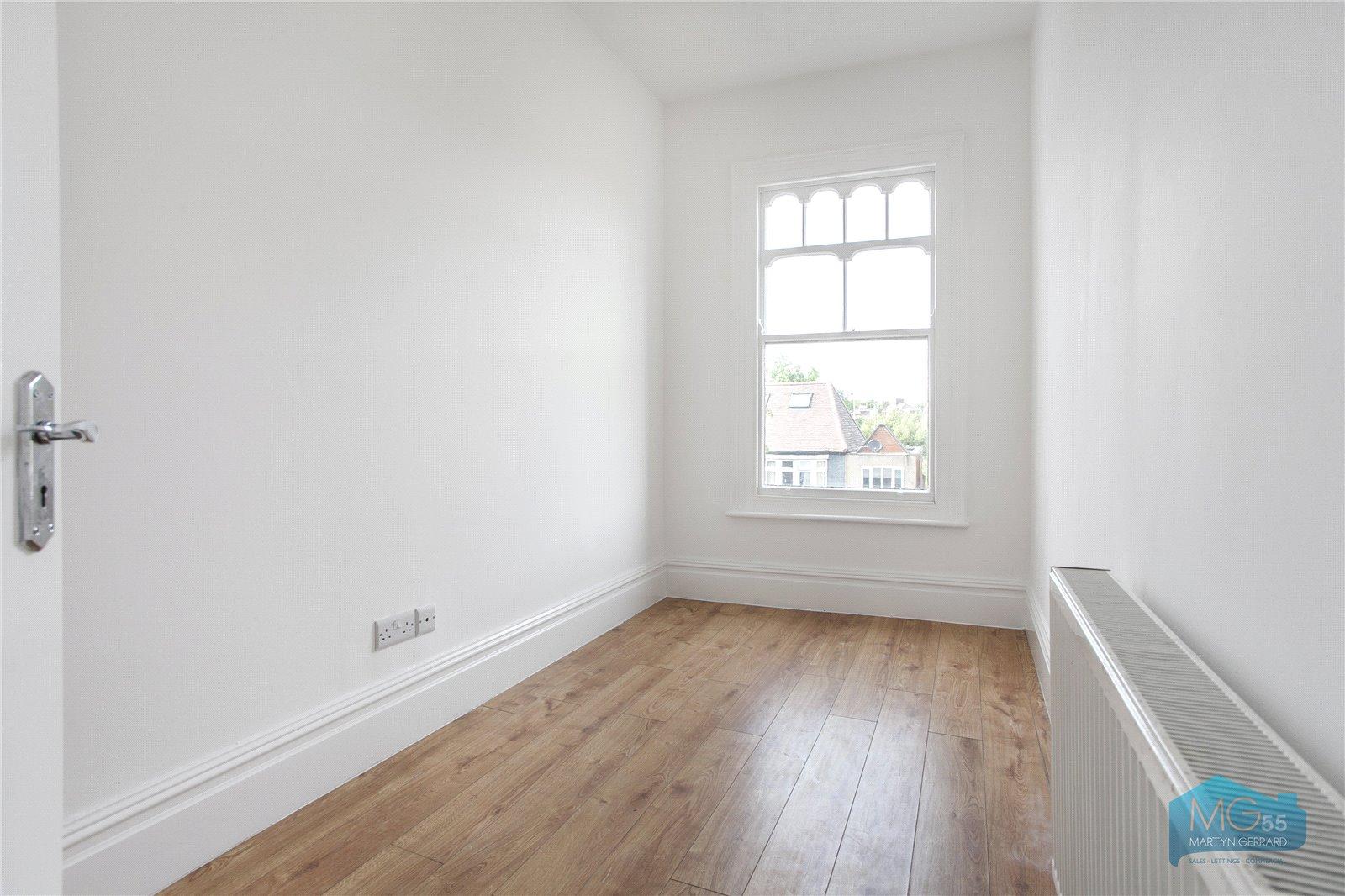 3 bedroom Apartment to rent - Martyn Gerrard
