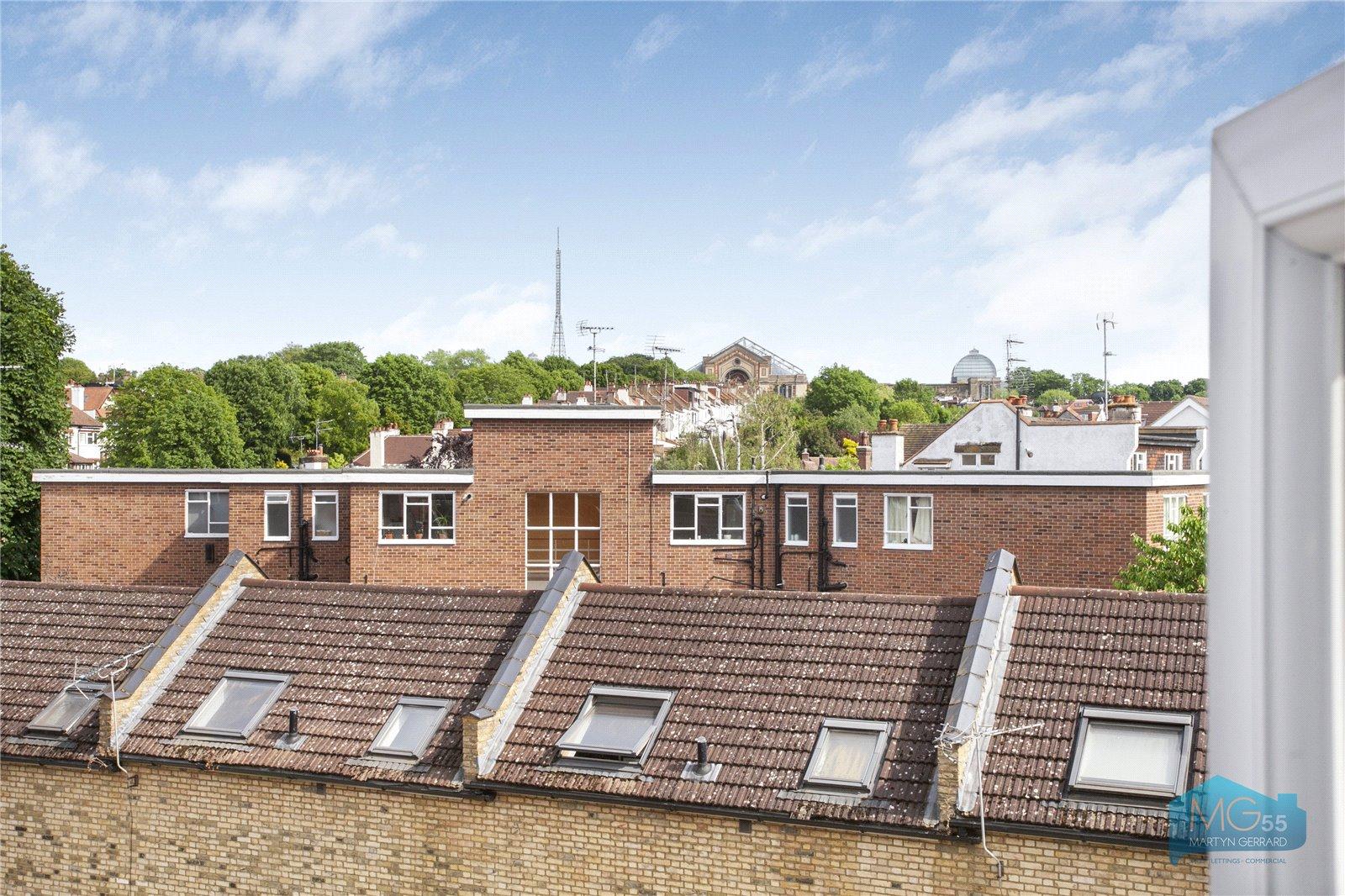 3 bedroom Apartment to rent - Martyn Gerrard