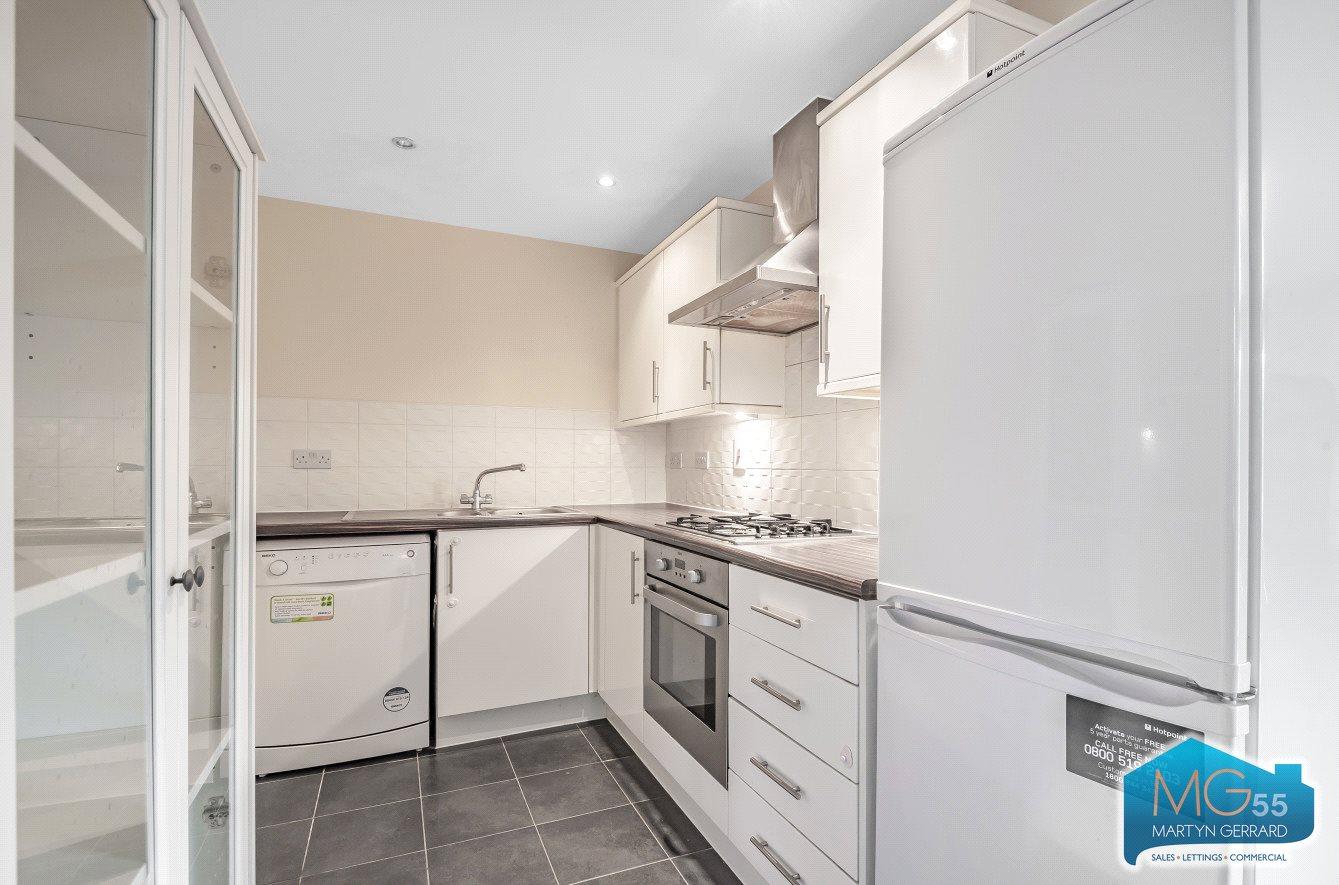 2 bedroom Apartment to rent - Martyn Gerrard