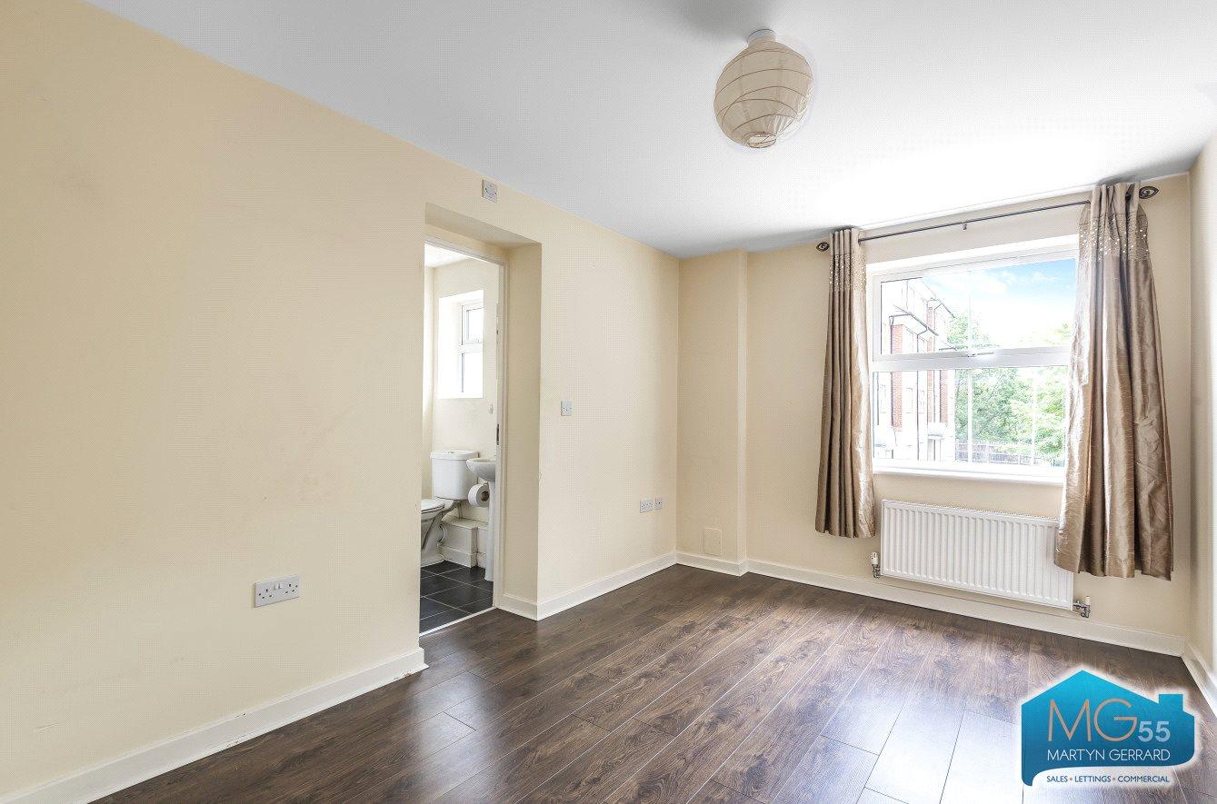 2 bedroom Apartment to rent - Martyn Gerrard