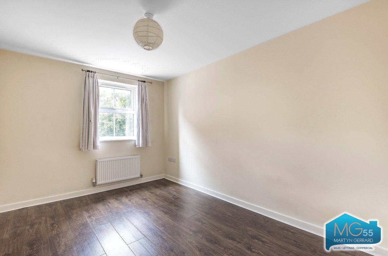 2 bedroom Apartment to rent - Martyn Gerrard