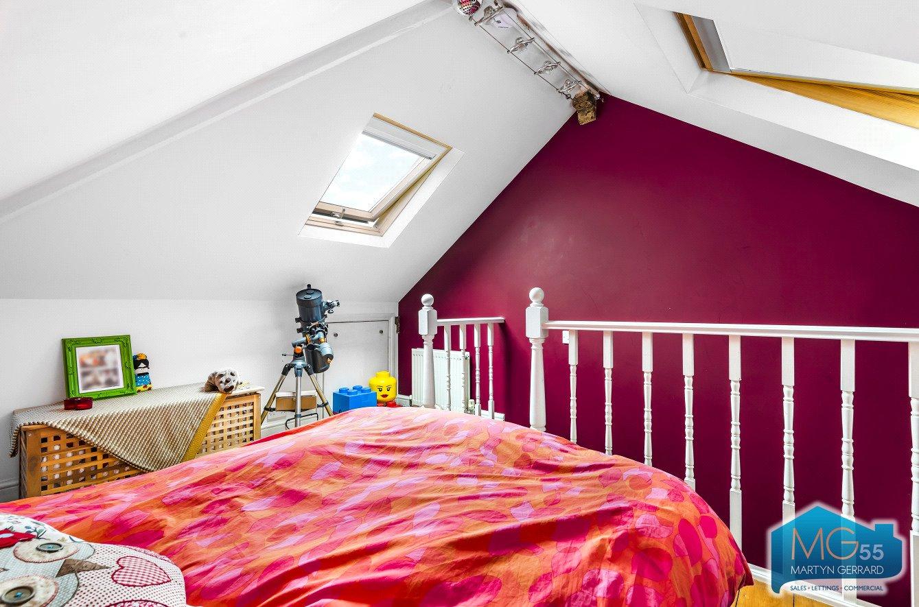 2 bedroom Apartment to rent - Martyn Gerrard