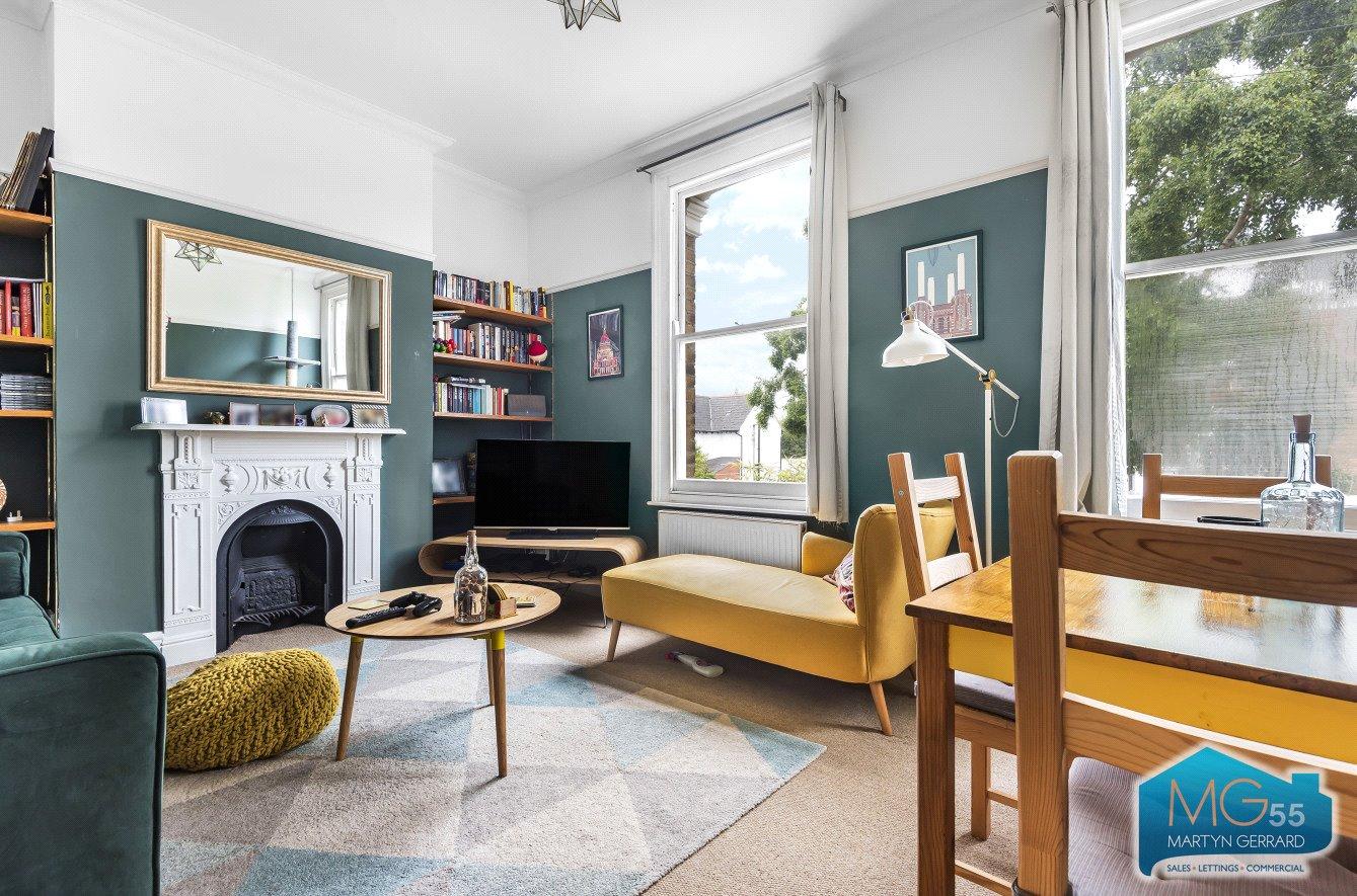 2 bedroom Apartment to rent - Martyn Gerrard