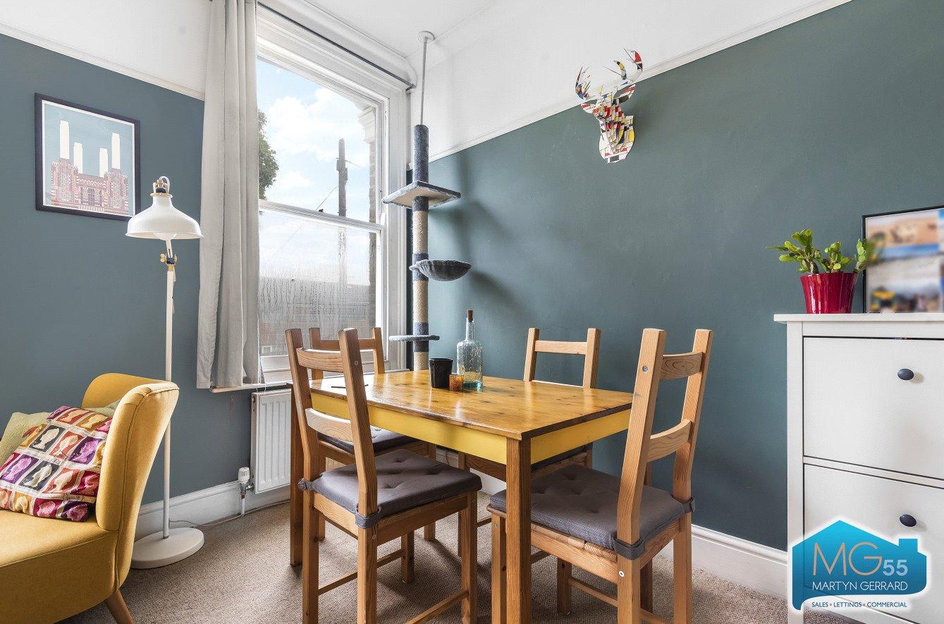 2 bedroom Apartment to rent - Martyn Gerrard