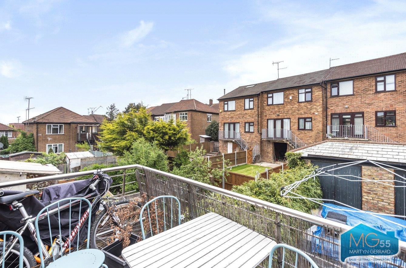 2 bedroom Apartment to rent - Martyn Gerrard