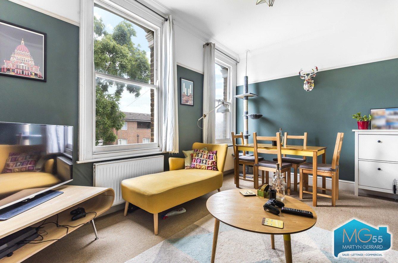 2 bedroom Apartment to rent - Martyn Gerrard
