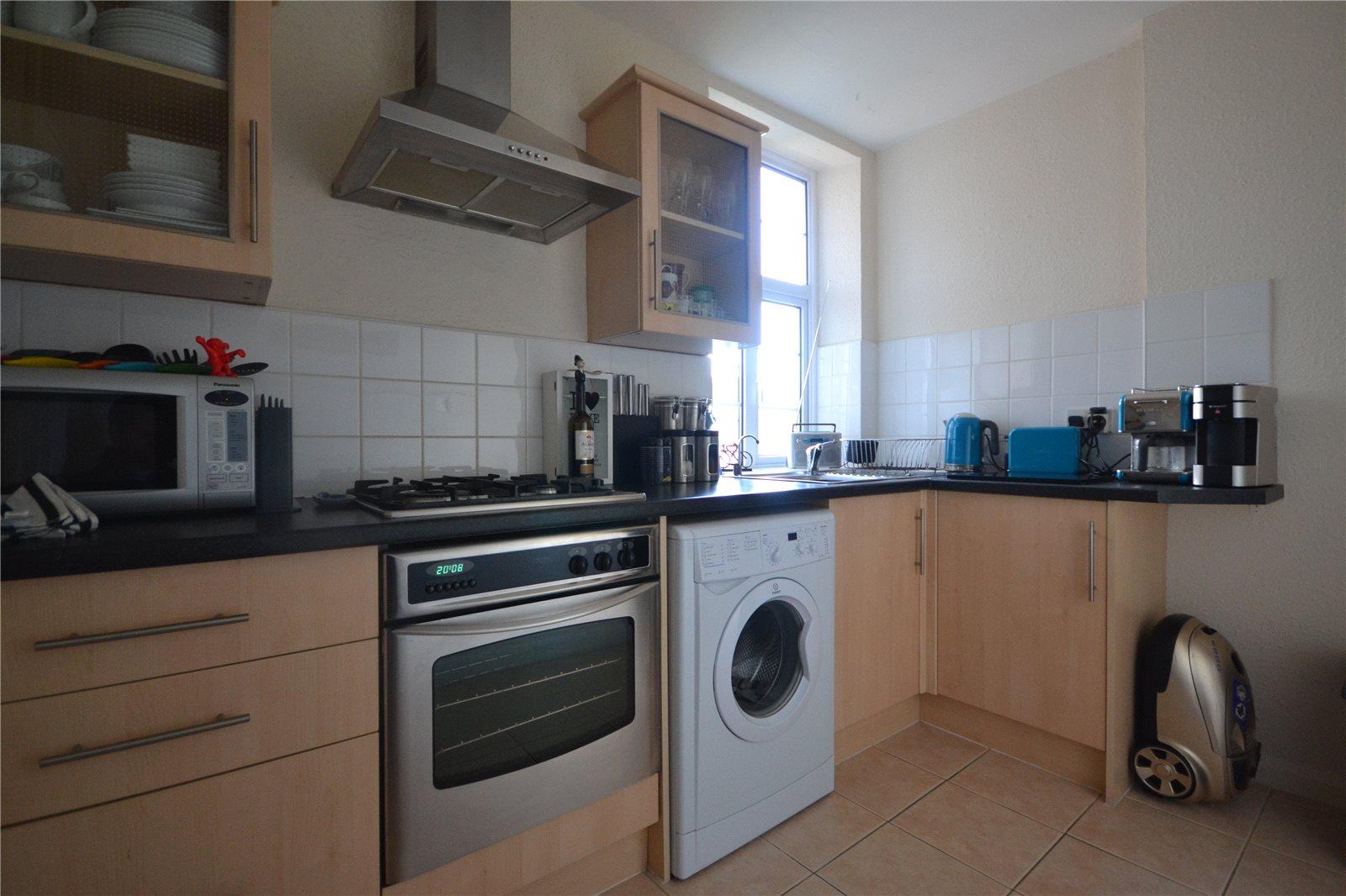 2 bedroom Apartment to rent + ' - Martyn Gerrard