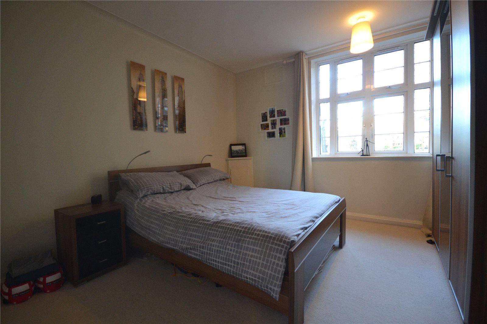 2 bedroom Apartment to rent - Martyn Gerrard