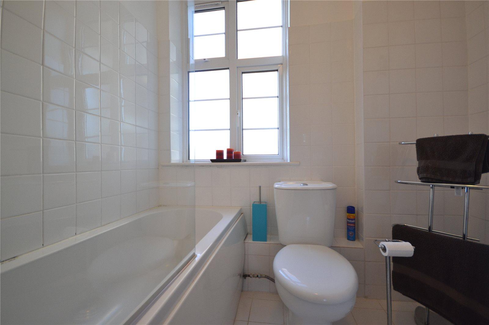 2 bedroom Apartment to rent + ' - Martyn Gerrard