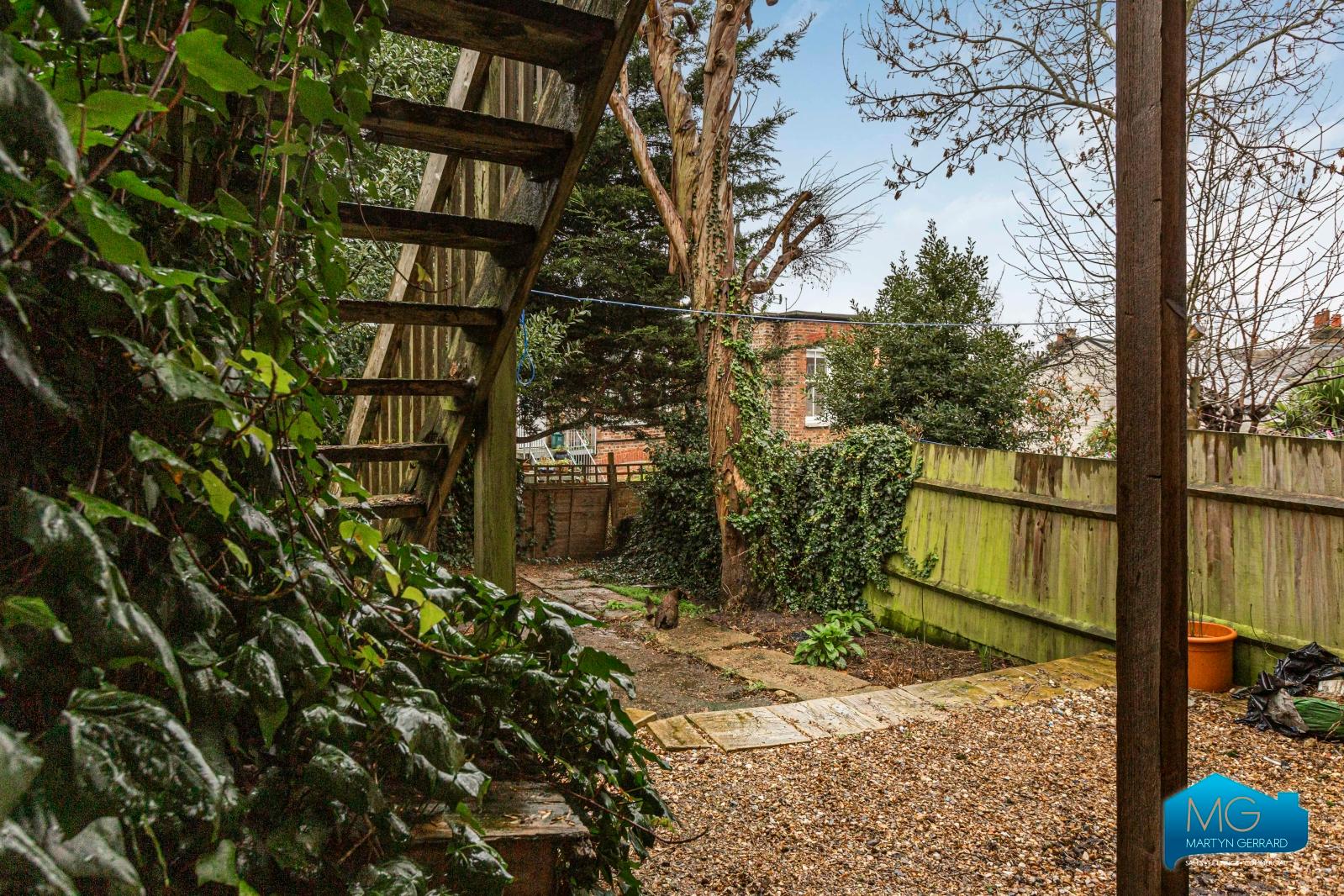 2 bedroom Maisonette to rent - Martyn Gerrard