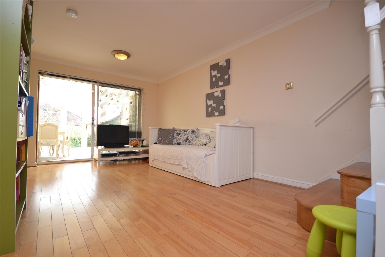 3 bedroom House to rent - Martyn Gerrard