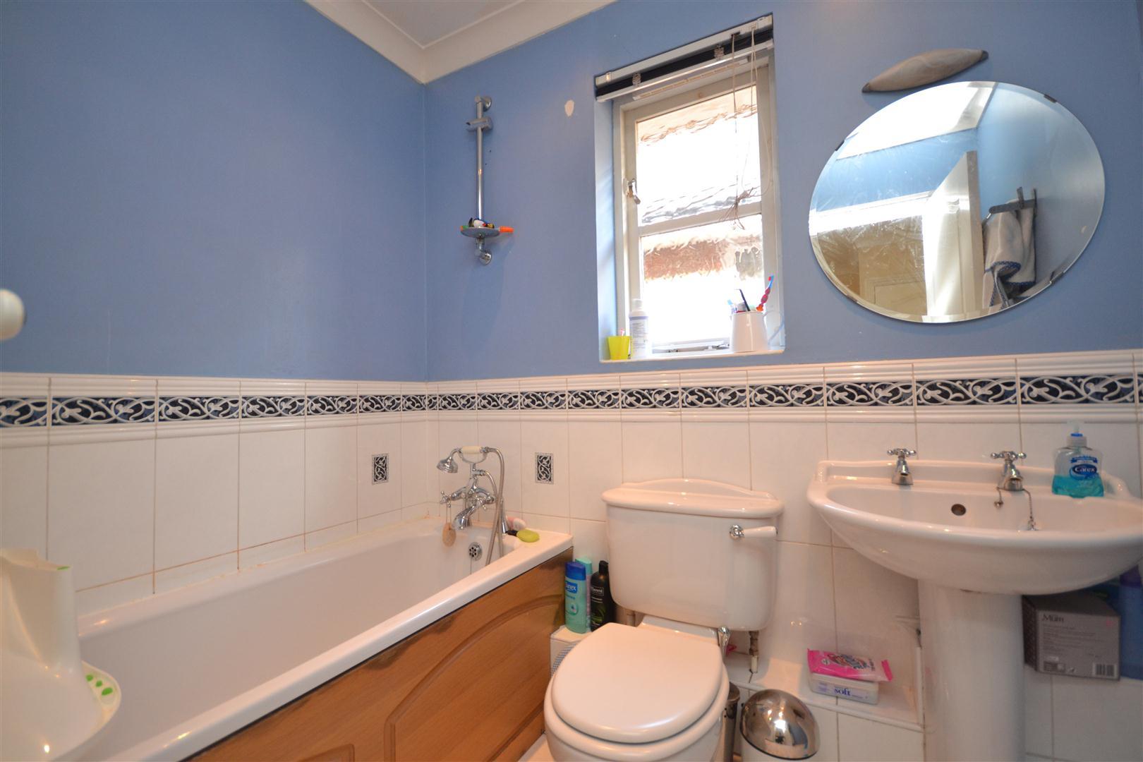 3 bedroom House to rent - Martyn Gerrard
