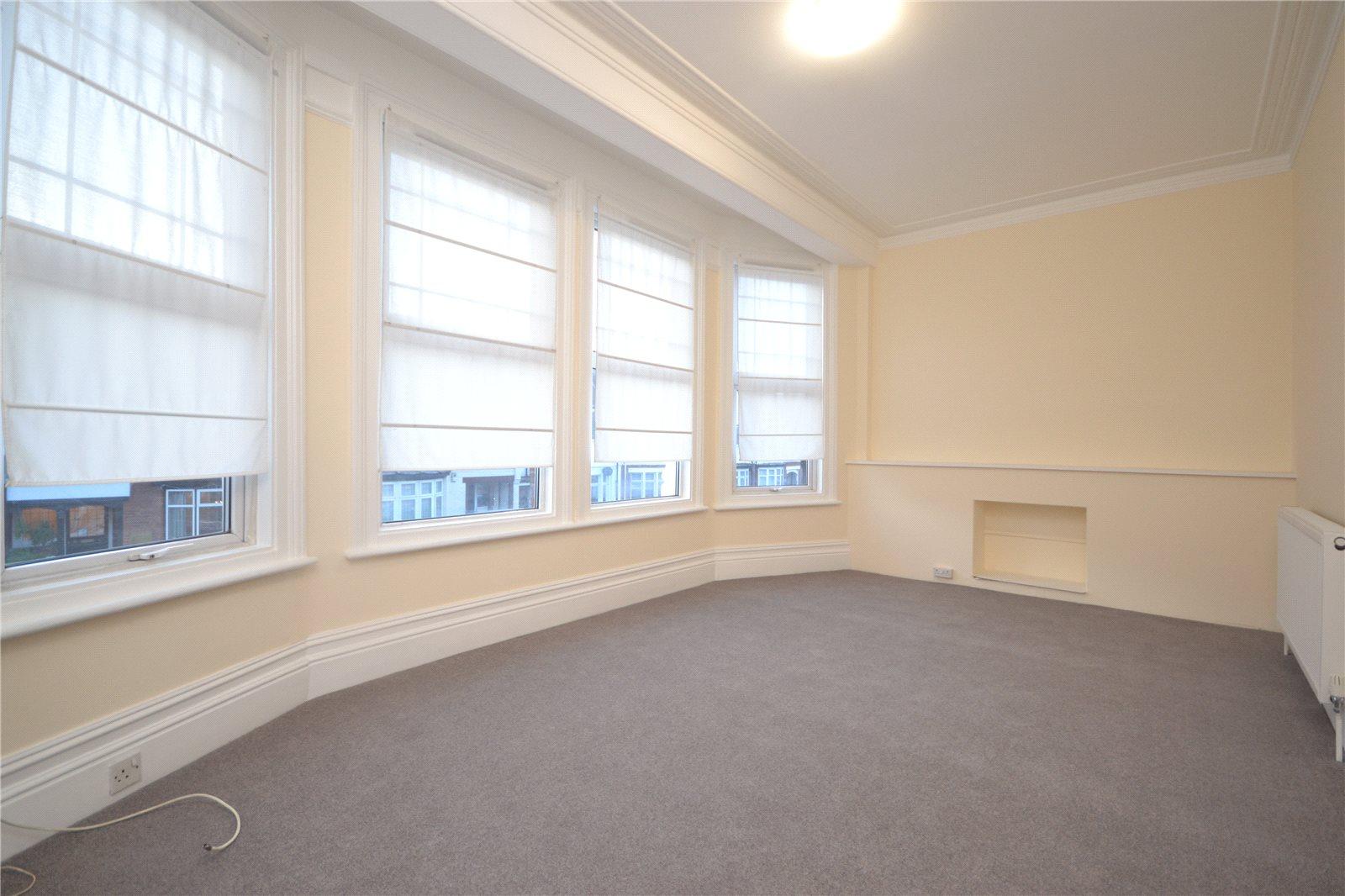 2 bedroom Apartment to rent - Martyn Gerrard