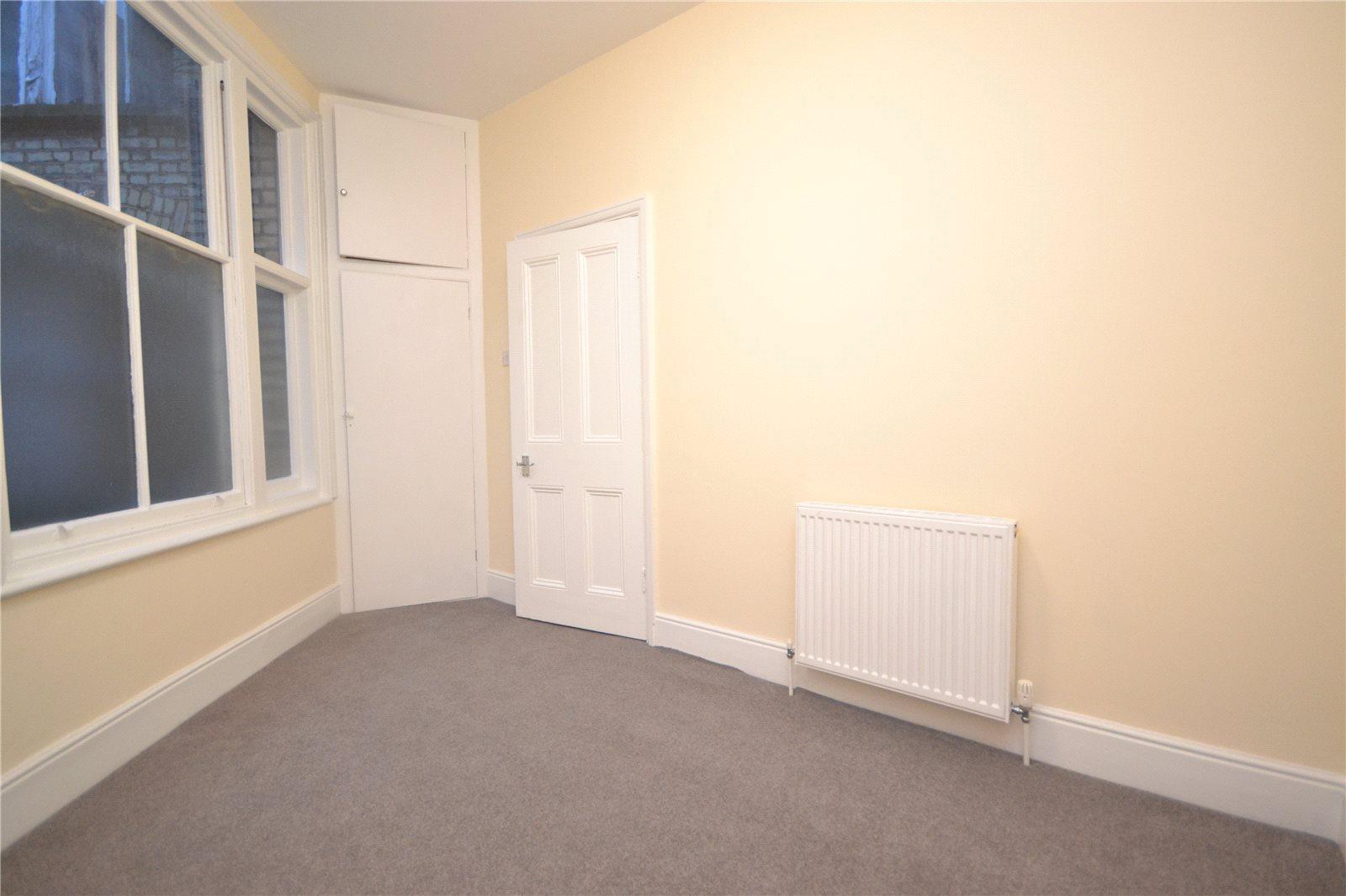 2 bedroom Apartment to rent - Martyn Gerrard