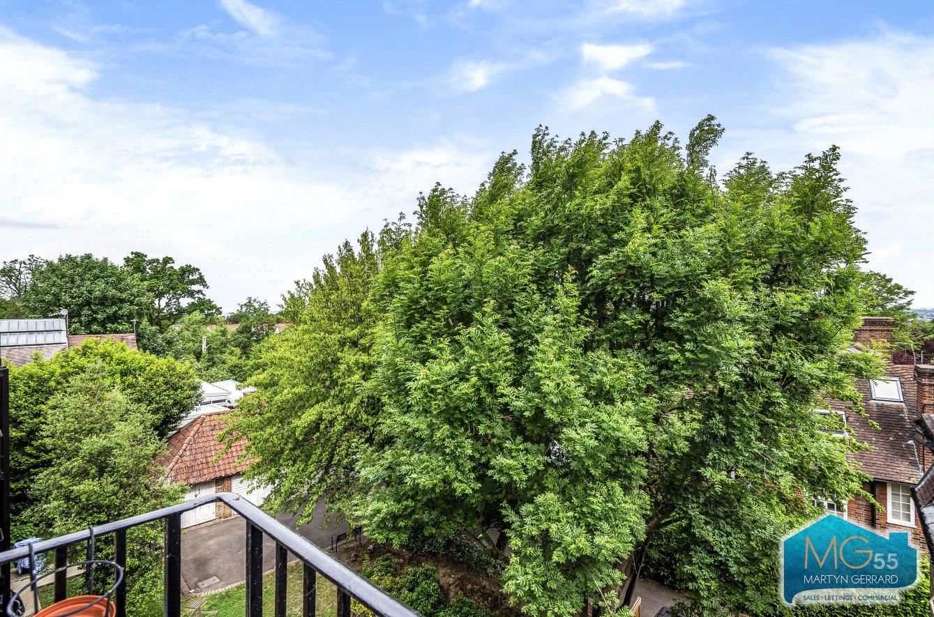 3 bedroom Apartment to rent - Martyn Gerrard