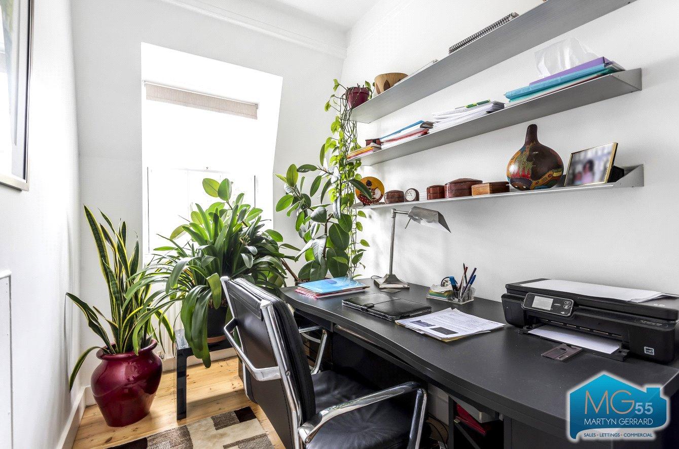 3 bedroom Apartment to rent - Martyn Gerrard